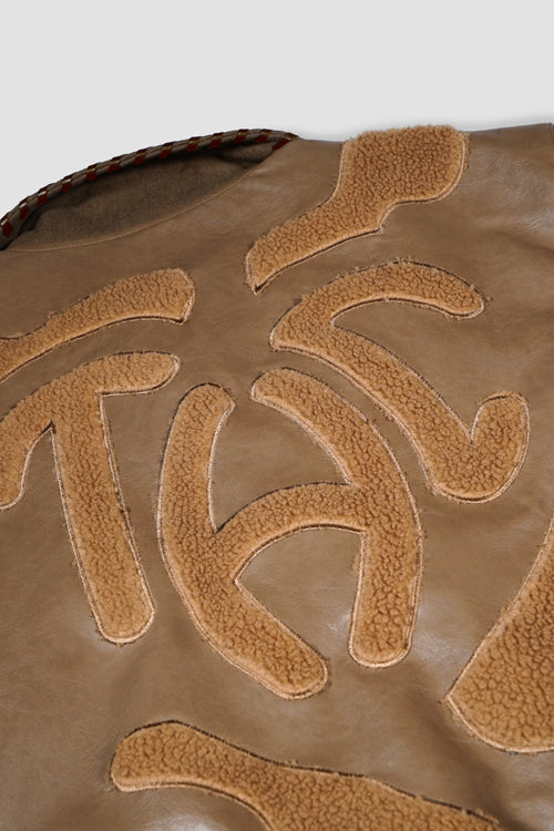 Tarnjacke aus Kunstpelz, veganem Leder