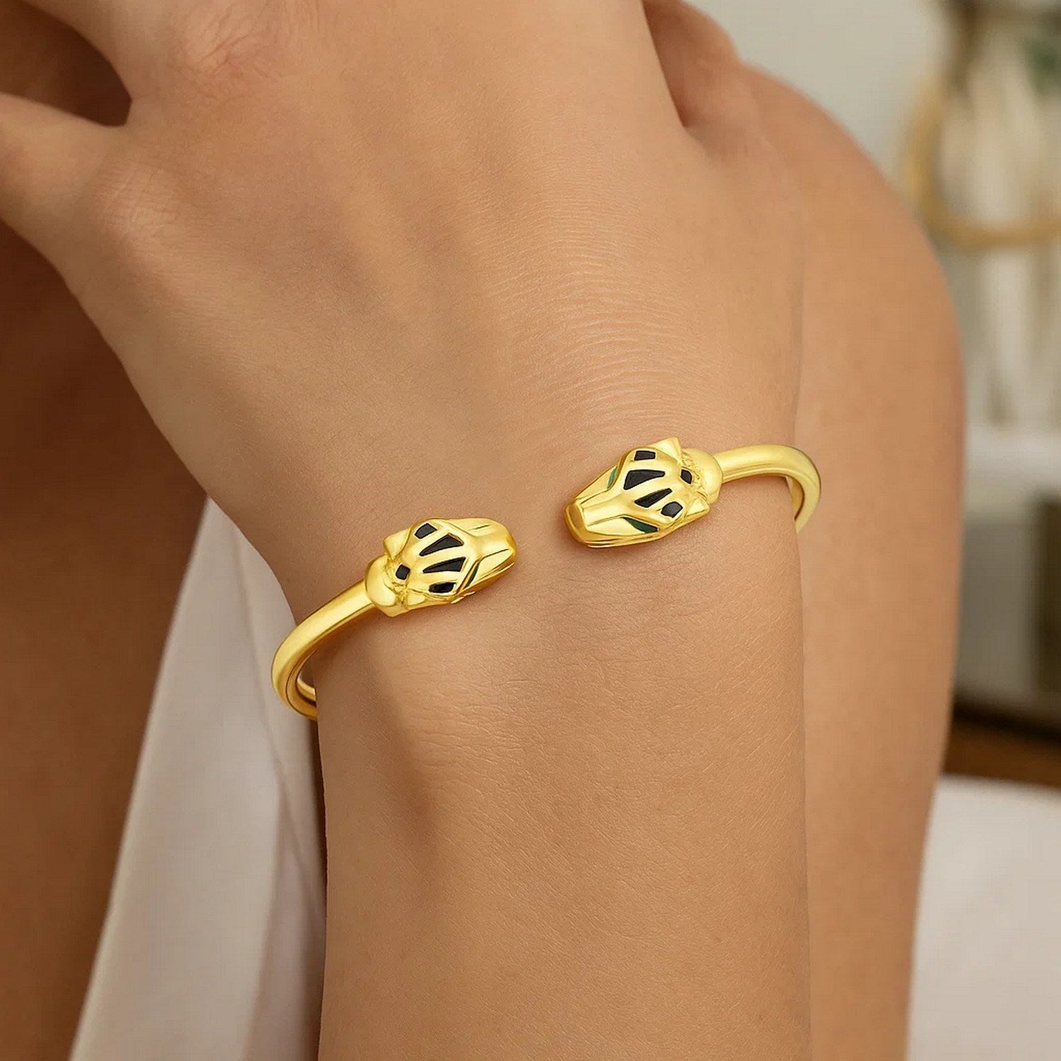 14k Yellow Gold Panther Bangle (3.00 mm)