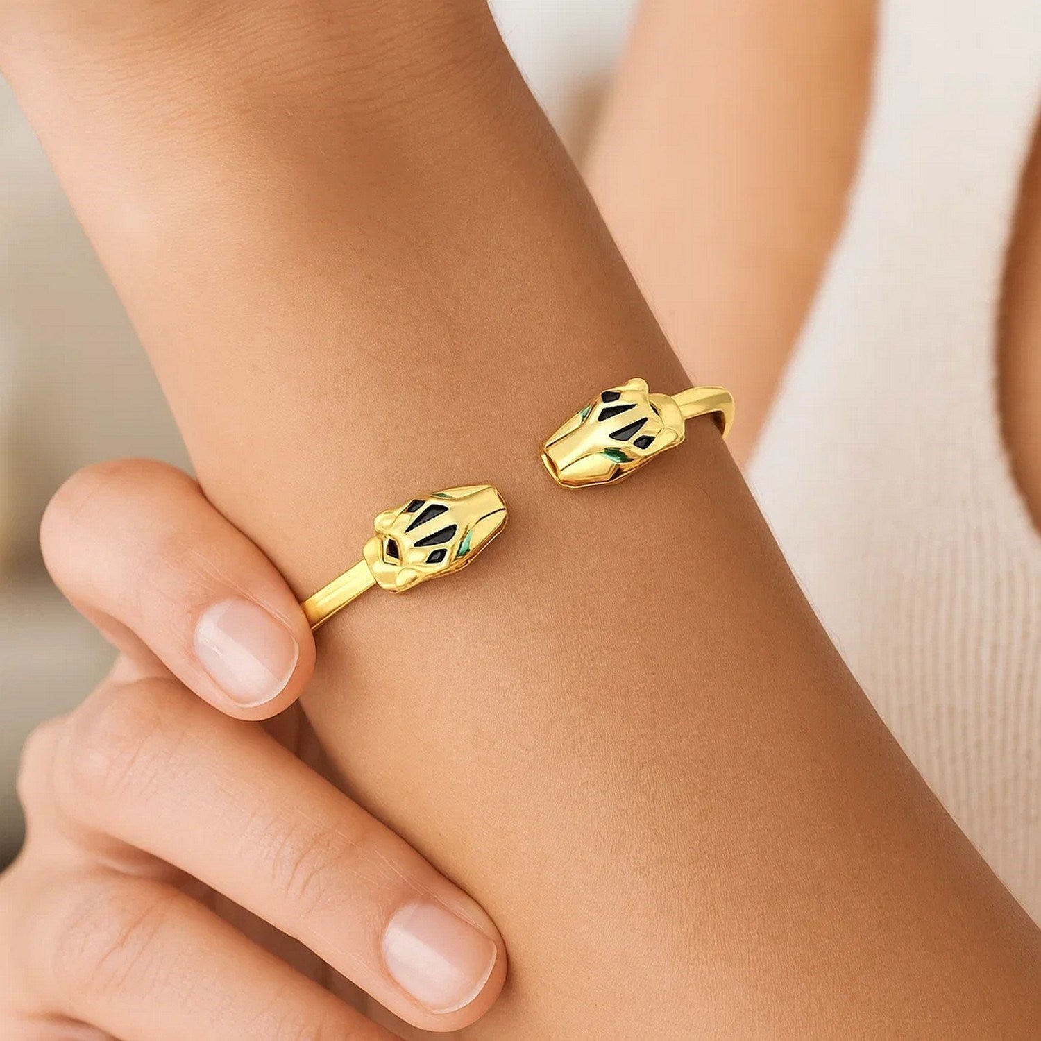 14k Yellow Gold Panther Bangle (3.00 mm)